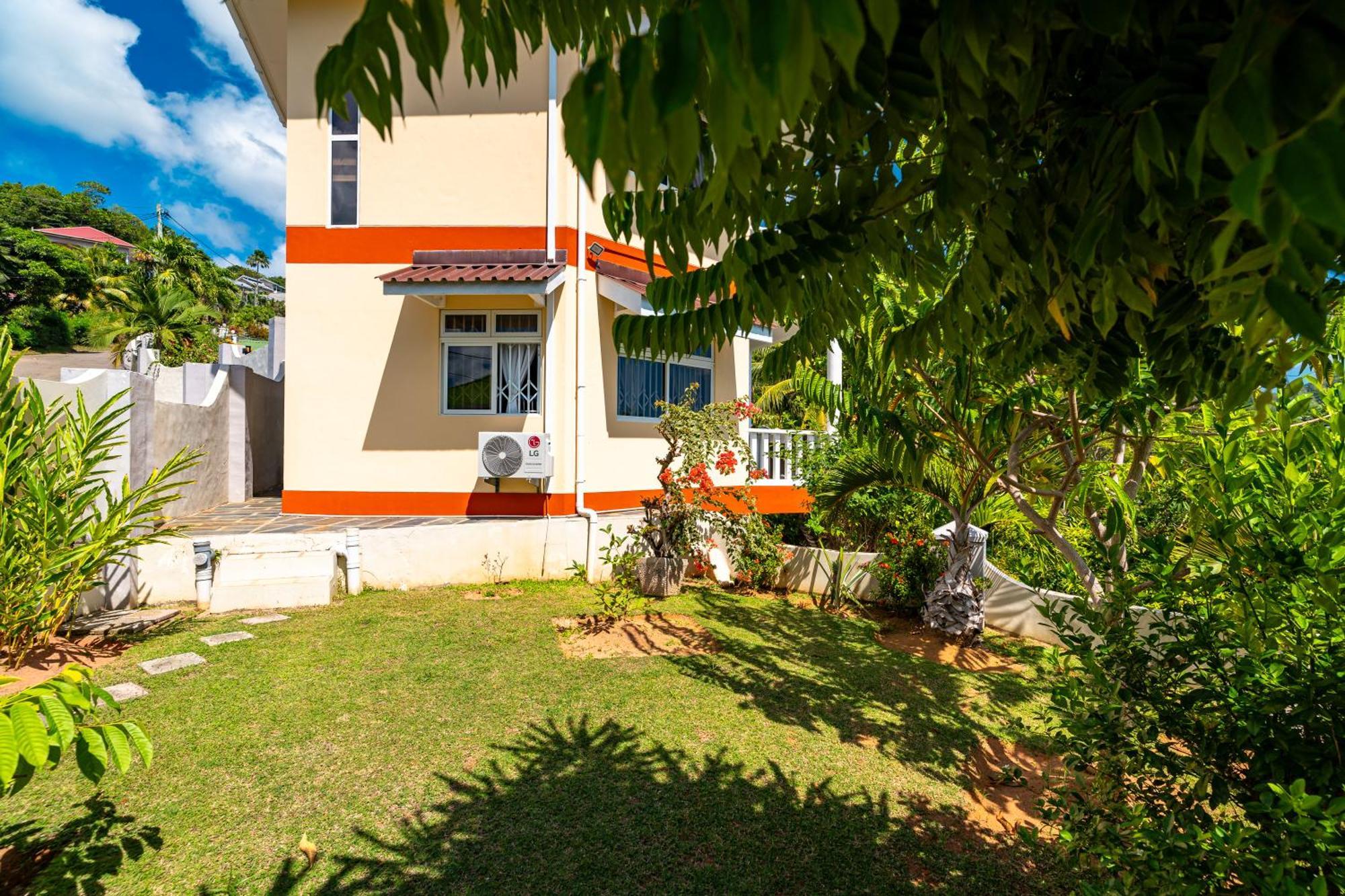 Au Cap Self Catering * Anse aux Pins
